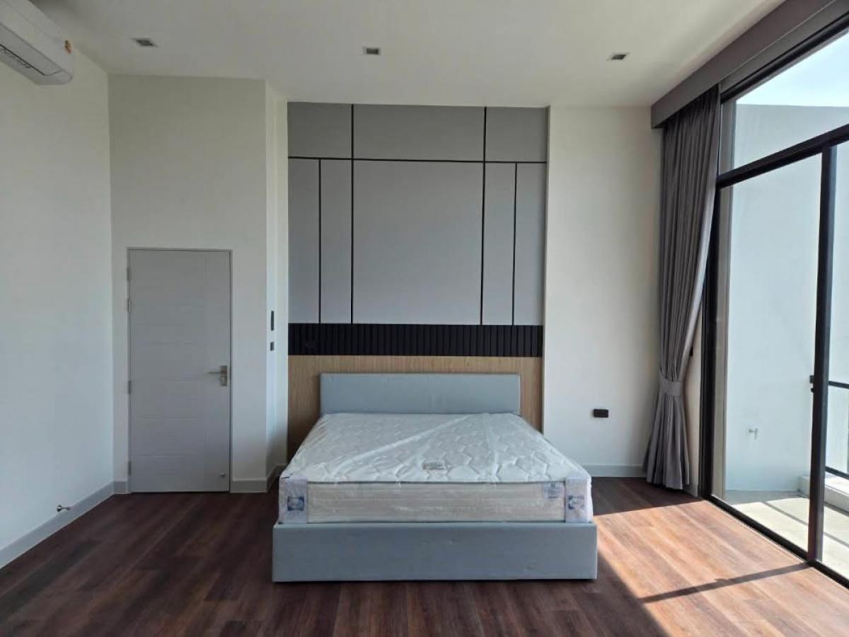 ให้เช่าบ้านบางนา แบริ่ง ลาซาล : 12/02/2026, Bangkok Boulevard Bangna Km.5 บ้านเดี่ยวใหม่ พร้อมเฟอร์ครบ ใกล้โรงเรียนนานาชาติ สุขุมวิท เช่าถูก 140,000 บาท/เดือน แปลงมุม ที่ดินกว้างส่วนตัว