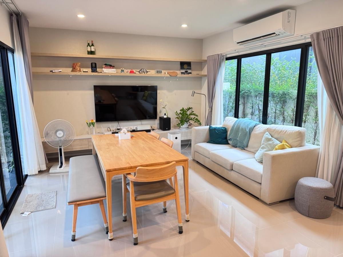 For SaleHouseNawamin, Ramindra : Luxury 4 bedroom detached house, Noble Gable Watcharapol, in the heart of Watcharapol. Rent 60,000 baht/month or sell for 11 million, fully furnished, near BTS and expressway!