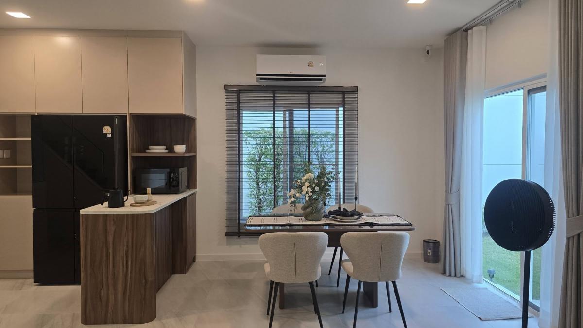 ให้เช่าบ้านบางนา แบริ่ง ลาซาล : 19/02/2026, เช่า Villaggio 3 Srinakarin-Bangna บ้านเดี่ยวสไตล์โมเดิร์น 3 ห้องนอน พร้อมสวนส่วนตัว ใกล้ BTS ศรีอุดม ฟรีบริการครบ จ่ายเพียง 65,000 บาท/เดือน!