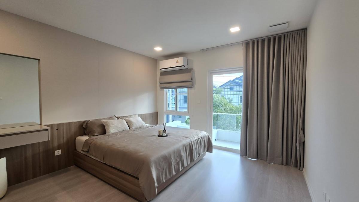 ให้เช่าบ้านบางนา แบริ่ง ลาซาล : 19/02/2026, เช่า Villaggio 3 Srinakarin-Bangna บ้านเดี่ยวสไตล์โมเดิร์น 3 ห้องนอน พร้อมสวนส่วนตัว ใกล้ BTS ศรีอุดม ฟรีบริการครบ จ่ายเพียง 65,000 บาท/เดือน!