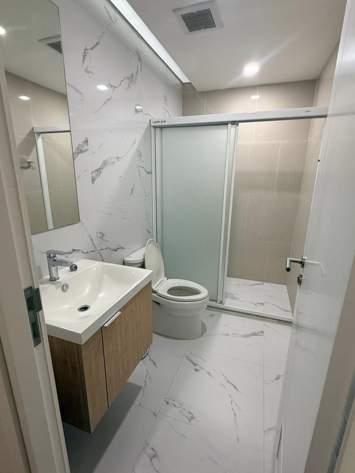 For SaleTownhomePattanakan, Srinakarin : Luxury Corner Townhouse 3 Bed 3 Bath @ PATIO Pattanakarn 32 Rent 40,000 baht | Sell 8.3 million baht. Prime location in the heart of Ekamai-Thonglor.