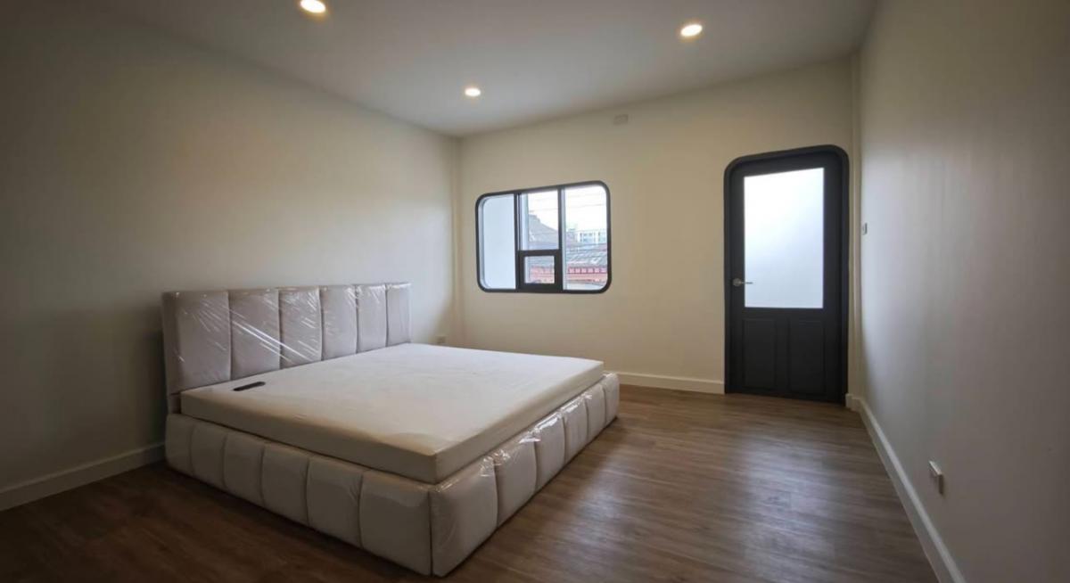 ขายทาวน์โฮมลาดพร้าว เซ็นทรัลลาดพร้าว : 19/02/2026, บ้านใหม่ลาดพร้าว 3 นอน 3 น้ำ พร้อมเฟอร์ครบ หัวใจกลางเมือง เดินทางสะดวก ใกล้ BTS เริ่ม 4.99 ล้าน