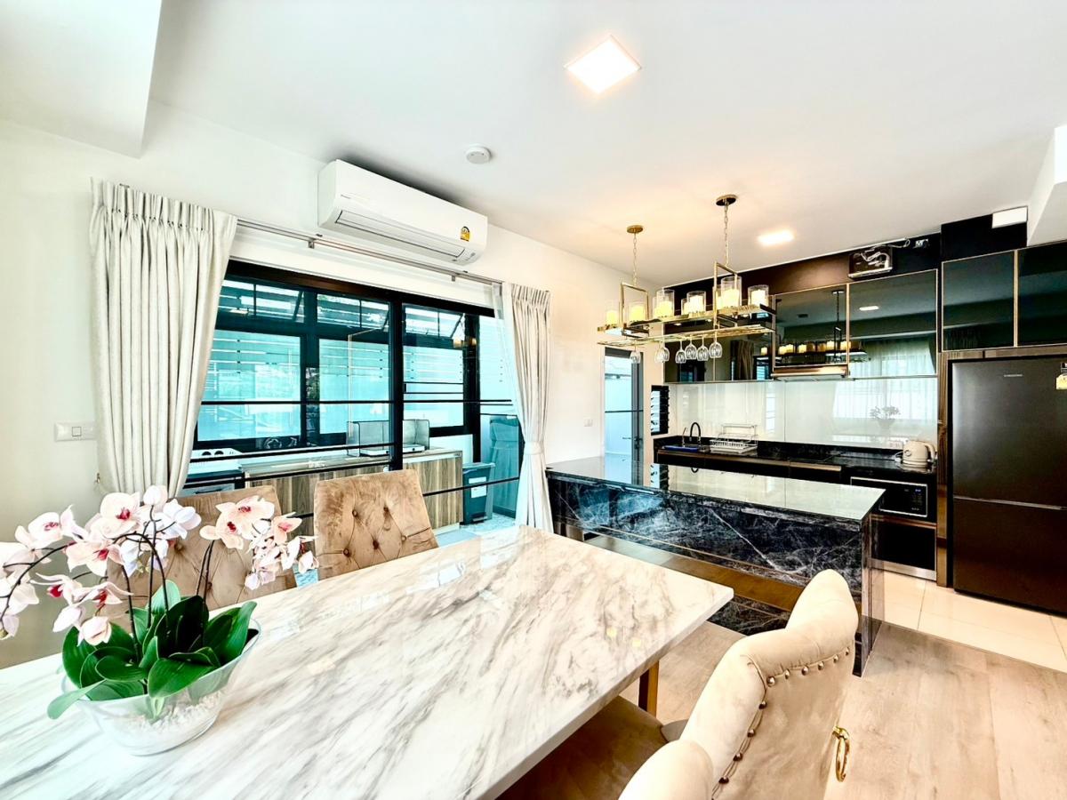 ให้เช่าทาวน์โฮมบางนา แบริ่ง ลาซาล : 19/02/2026, เช่า Indy 5 บางนา 4 นอน พร้อมอยู่ ใกล้เมกะบางนา บ้านหัวมุม เฟอร์ครบ ฟรีสโมสร 24 ชม. เพียง 69,000 บาท/เดือน