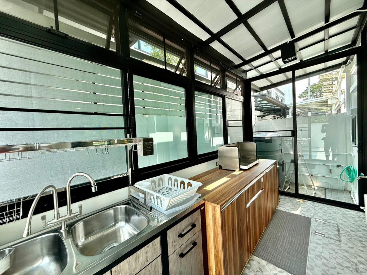 ให้เช่าทาวน์โฮมบางนา แบริ่ง ลาซาล : 19/02/2026, เช่า Indy 5 บางนา 4 นอน พร้อมอยู่ ใกล้เมกะบางนา บ้านหัวมุม เฟอร์ครบ ฟรีสโมสร 24 ชม. เพียง 69,000 บาท/เดือน