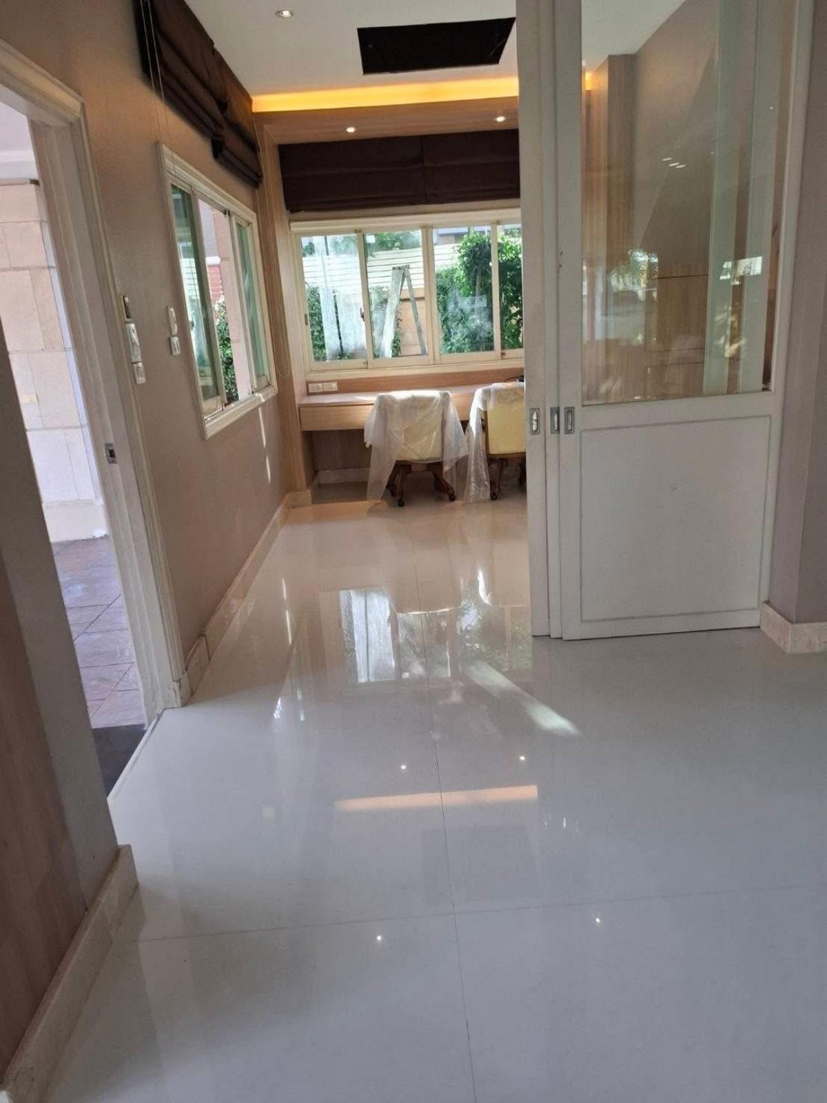 ให้เช่าบ้านเสรีไทย-นิด้า : 19/02/2026, บ้านหรู 4 ห้องนอน 340 ตร.ม. พร้อมเข้าอยู่ย่านสะพานสูง เช่าพร้อมสัญญายาว ใกล้รามคำแหง-เดอะมอลล์บางกะปิ