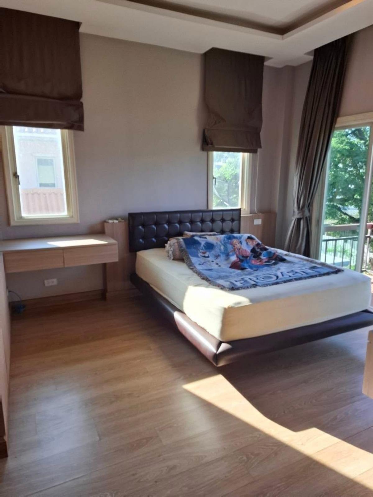 ให้เช่าบ้านเสรีไทย-นิด้า : 19/02/2026, บ้านหรู 4 ห้องนอน 340 ตร.ม. พร้อมเข้าอยู่ย่านสะพานสูง เช่าพร้อมสัญญายาว ใกล้รามคำแหง-เดอะมอลล์บางกะปิ