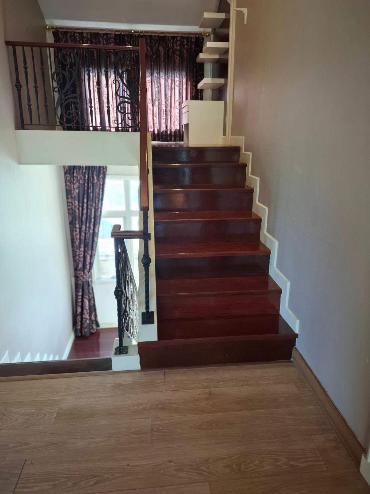 ให้เช่าบ้านเสรีไทย-นิด้า : 19/02/2026, บ้านหรู 4 ห้องนอน 340 ตร.ม. พร้อมเข้าอยู่ย่านสะพานสูง เช่าพร้อมสัญญายาว ใกล้รามคำแหง-เดอะมอลล์บางกะปิ