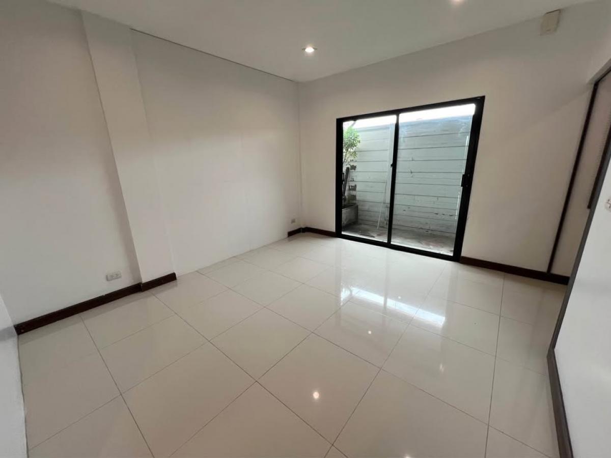 ให้เช่าทาวน์โฮมบางนา แบริ่ง ลาซาล : 19/02/2026, aan Chayada @ Work พื้นที่กว้าง 214 ตรม. เช่า 25,000 บาท พร้อมเข้าอยู่ สวยพร้อมบริการครบ