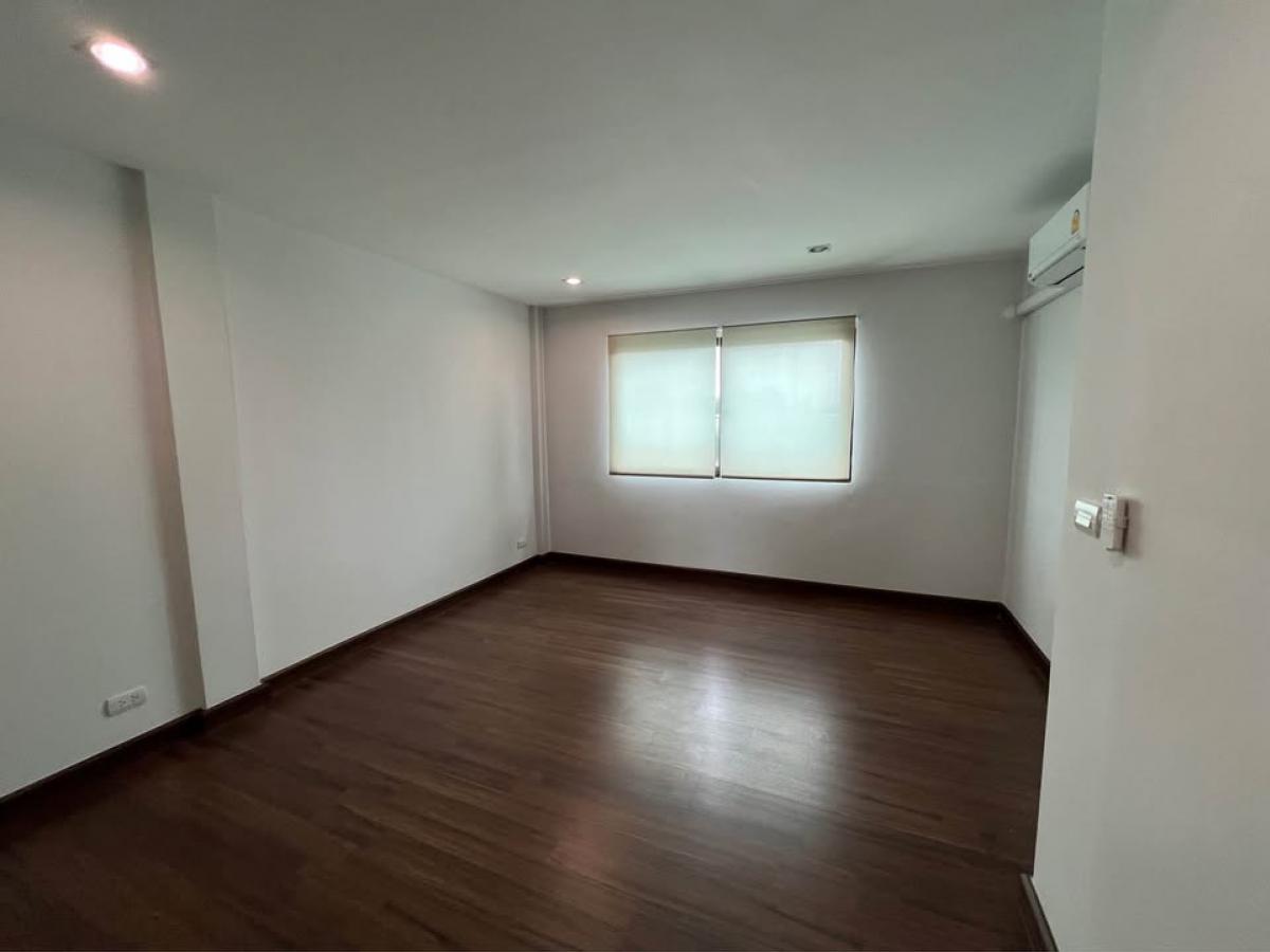 ให้เช่าทาวน์โฮมบางนา แบริ่ง ลาซาล : 19/02/2026, aan Chayada @ Work พื้นที่กว้าง 214 ตรม. เช่า 25,000 บาท พร้อมเข้าอยู่ สวยพร้อมบริการครบ