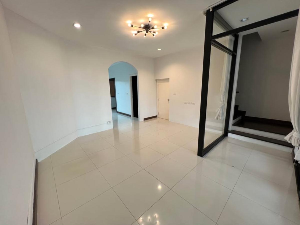 ให้เช่าทาวน์โฮมบางนา แบริ่ง ลาซาล : 19/02/2026, aan Chayada @ Work พื้นที่กว้าง 214 ตรม. เช่า 25,000 บาท พร้อมเข้าอยู่ สวยพร้อมบริการครบ