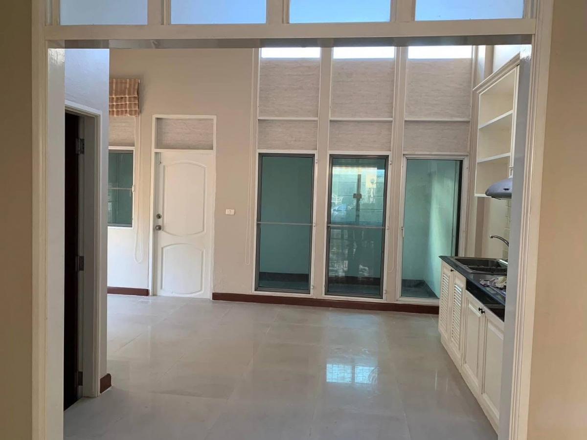 ให้เช่าทาวน์โฮมอ่อนนุช อุดมสุข : 28/02/2026, ให้เช่าทาวน์โฮม 4 ชั้น Baan Ravipa Sukhumvit 103 ใกล้สวนส่วนตัว บ้านมุม พร้อมที่จอดรถ 4 คัน ใกล้ถนนใหญ่และตลาดอุดมสุขวอลค์