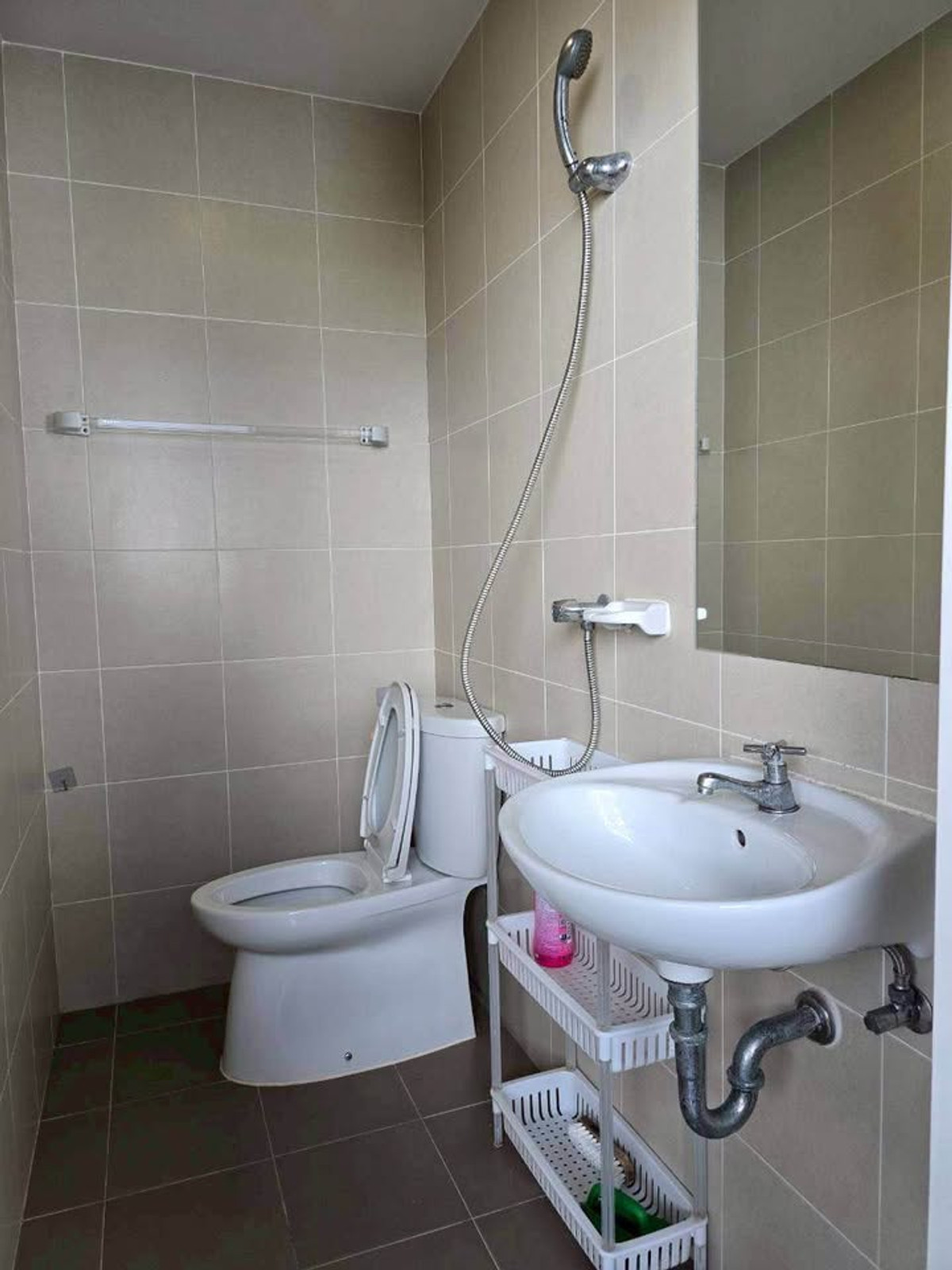 For RentHousePattanakan, Srinakarin : P-2924 ให้เช่า ! Single house in prime location Near Burasiri Pattanakarn International School, ready to move in.