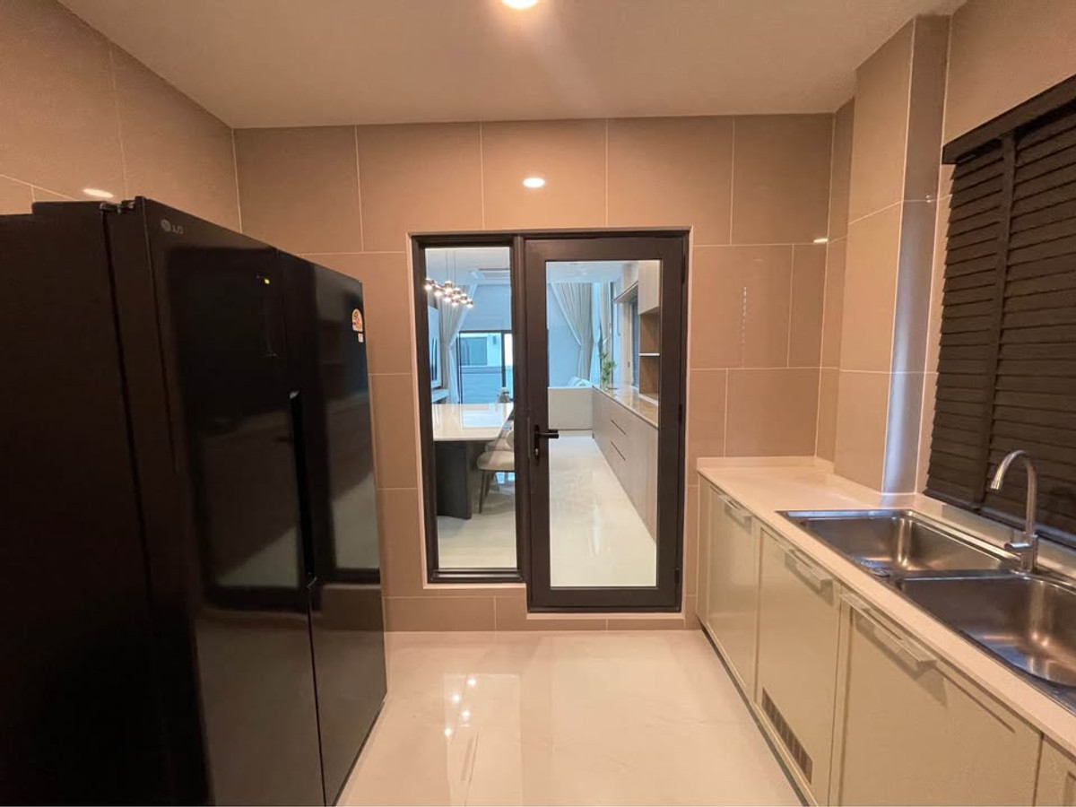 For RentHouseBangna, Bearing, Lasalle : P-2925 for rent!! The house is ready to move in. Near Mega Bangna, The City Bangna 3, pets allowed.