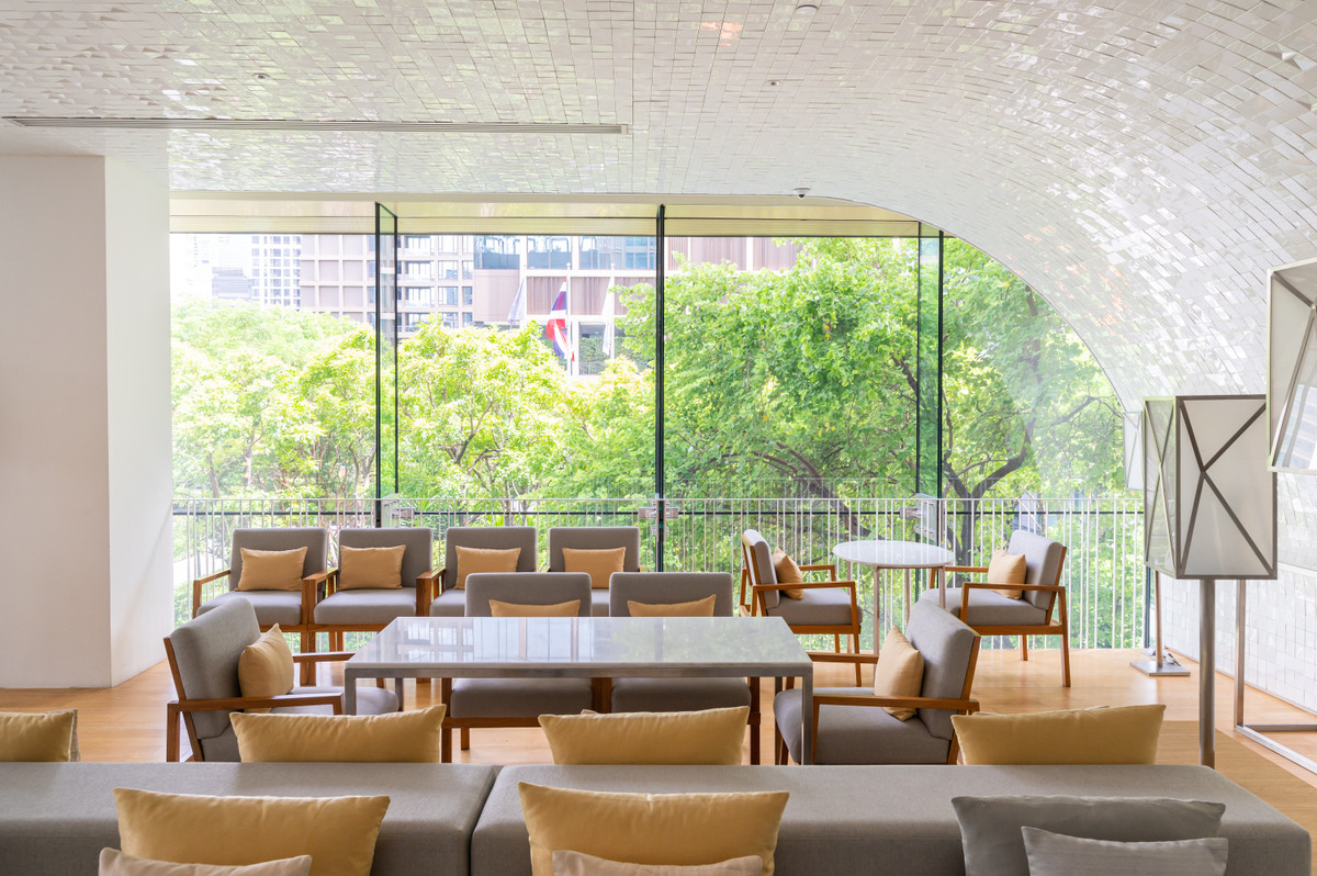 ขายคอนโดวิทยุ ชิดลม หลังสวน : Avail NOW Elegant 2 Bed Residence at Sindhorn Residence l Embassy View