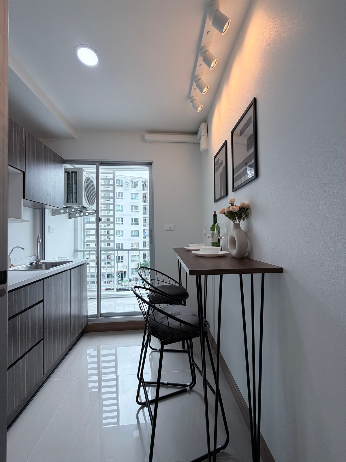 ขายคอนโดวิภาวดี ดอนเมือง หลักสี่ : ห้องแต่งครบ รีโนเวทใหม่พร้อมอยู่ ชั้น 4 ใกล้สนามบินดอนเมือง 5นาที