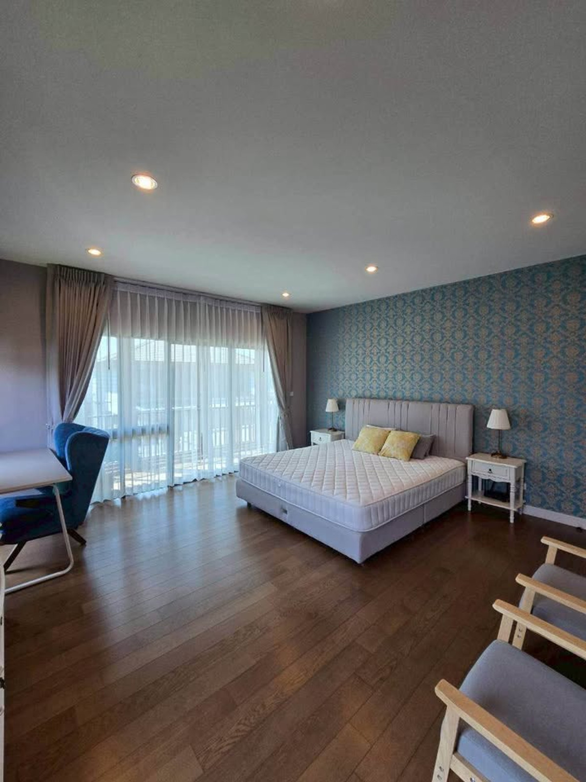 For RentHousePattanakan, Srinakarin : P-2924 ให้เช่า ! Single house in prime location Near Burasiri Pattanakarn International School, ready to move in.