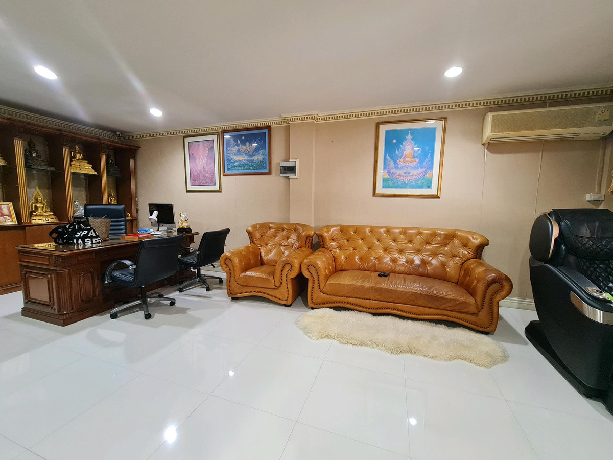 For SaleTownhomeRattanathibet, Sanambinna : Townhouse for sale, 2 floors, 3 houses next to each other, 49.5 sq m, luxuriously decorated, nice to live in, Nonthaburi 48, opposite the lottery office.