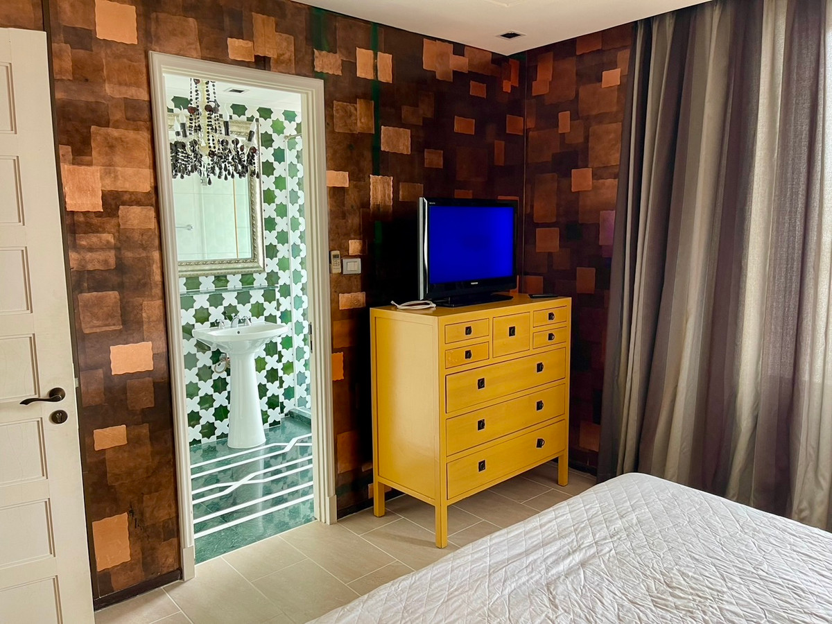 For RentCondoSukhumvit, Asoke, Thonglor : 🐱Pet-friendly📍AGUSTON Sukhumvit 22, 3 BR, 4 BA with a bathtub, separate Thai kitchen