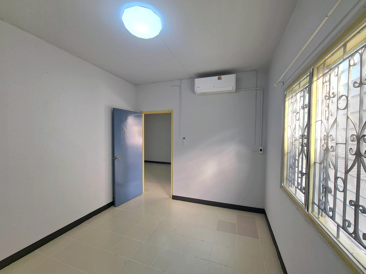 ให้เช่าคอนโดปทุมธานี รังสิต ธรรมศาสตร์ : ปล่อยเช่า โครงการ บ้านเอื้ออาทร ซ.คุณพระ 1 ห้องชุด ตึก 9 ชั้น 3 (ห้องเปล่า แอร์ 1 ตัว)