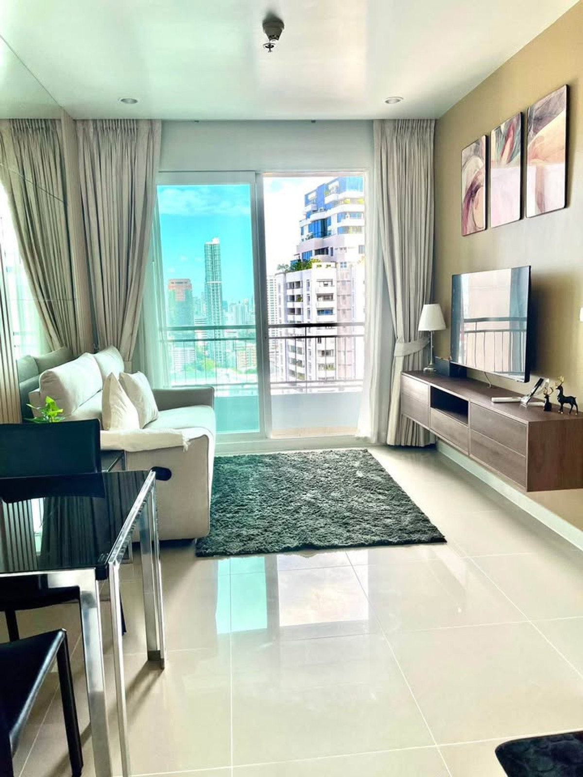 ให้เช่าคอนโดพระราม 9 เพชรบุรีตัดใหม่ RCA : เช่า รหัส PR833 คอนโด Circle Condominium