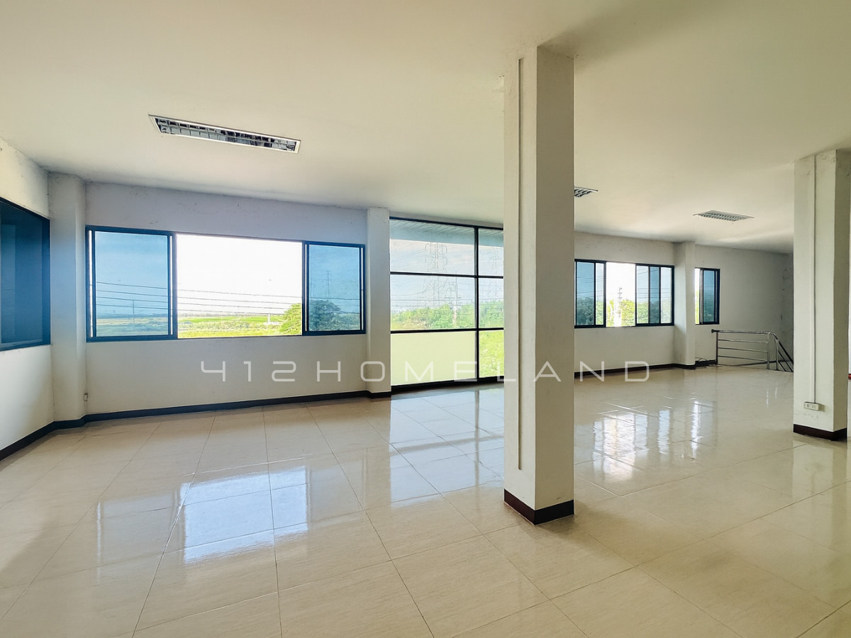 For RentWarehouseAyutthaya : Warehouse for rent, size 1,240 sq m., 2-story office, along Phahon Yothin Road, convenient travel, large vehicles easy in and out.