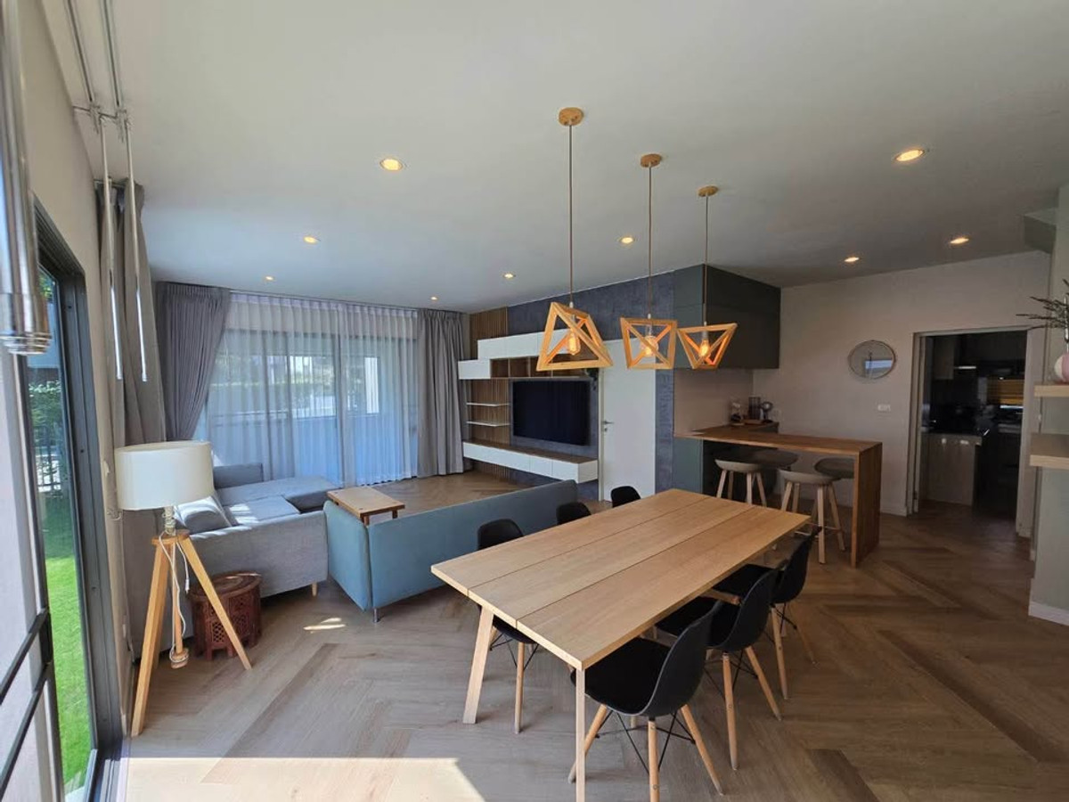 For RentHousePattanakan, Srinakarin : P-2924 ให้เช่า ! Single house in prime location Near Burasiri Pattanakarn International School, ready to move in.