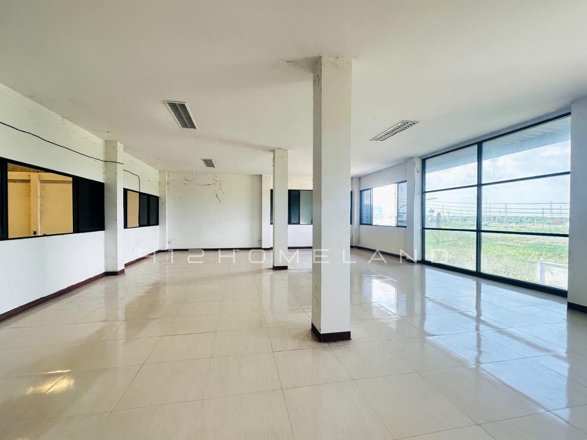 For RentWarehouseAyutthaya : Warehouse for rent, size 1,240 sq m., 2-story office, along Phahon Yothin Road, convenient travel, large vehicles easy in and out.