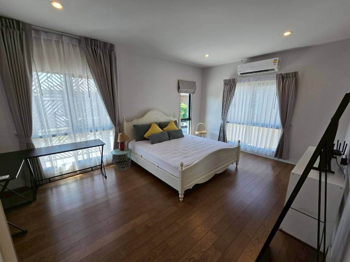 For RentHousePattanakan, Srinakarin : P-2924 ให้เช่า ! Single house in prime location Near Burasiri Pattanakarn International School, ready to move in.