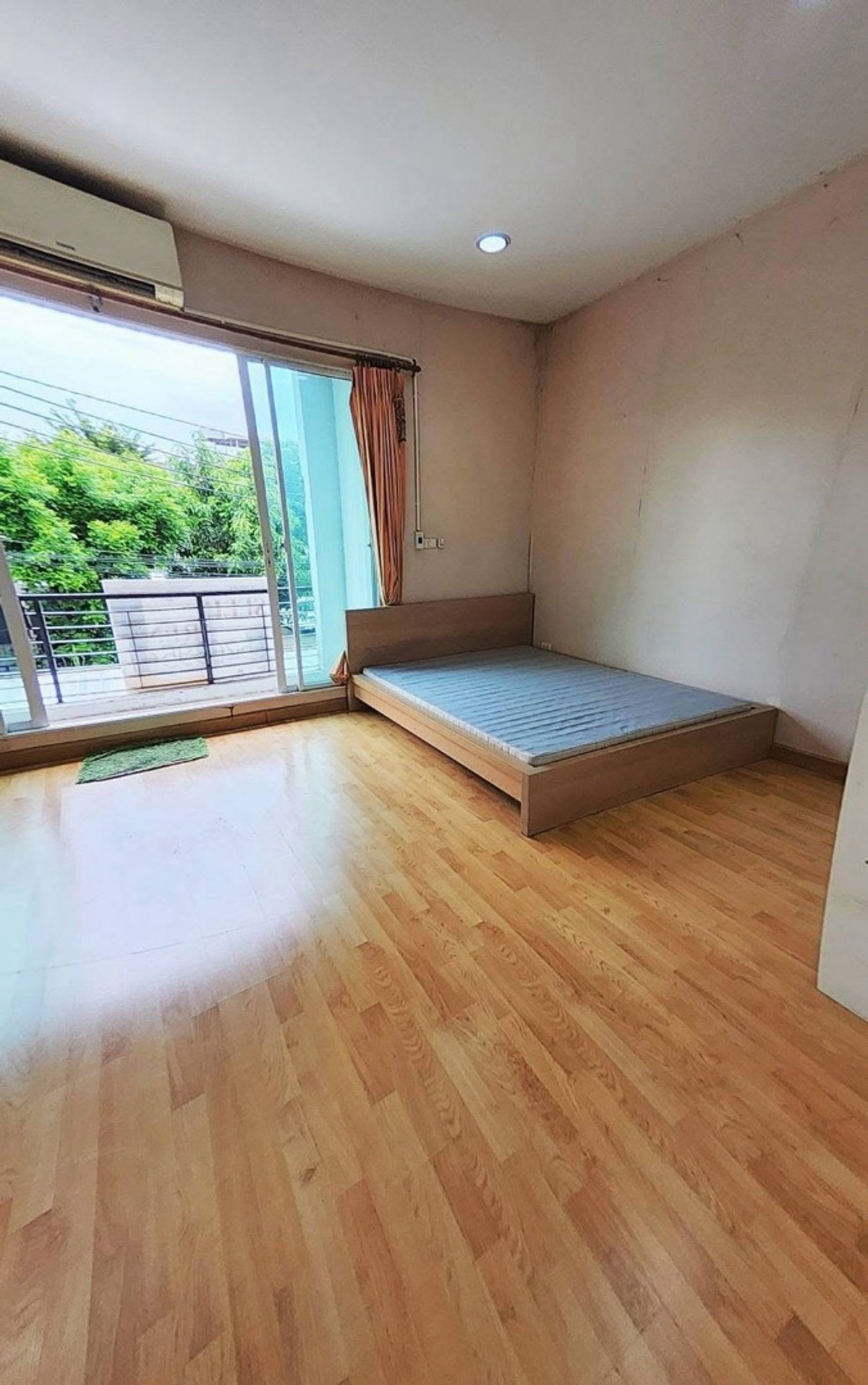 For SaleHouseRatchadapisek, Huaikwang, Suttisan : Townhouse for Sale at Baan Klang Muang Ratchada 36 | Corner Unit | Near BTS Ratchayothin| Ideal for home office and investment rental