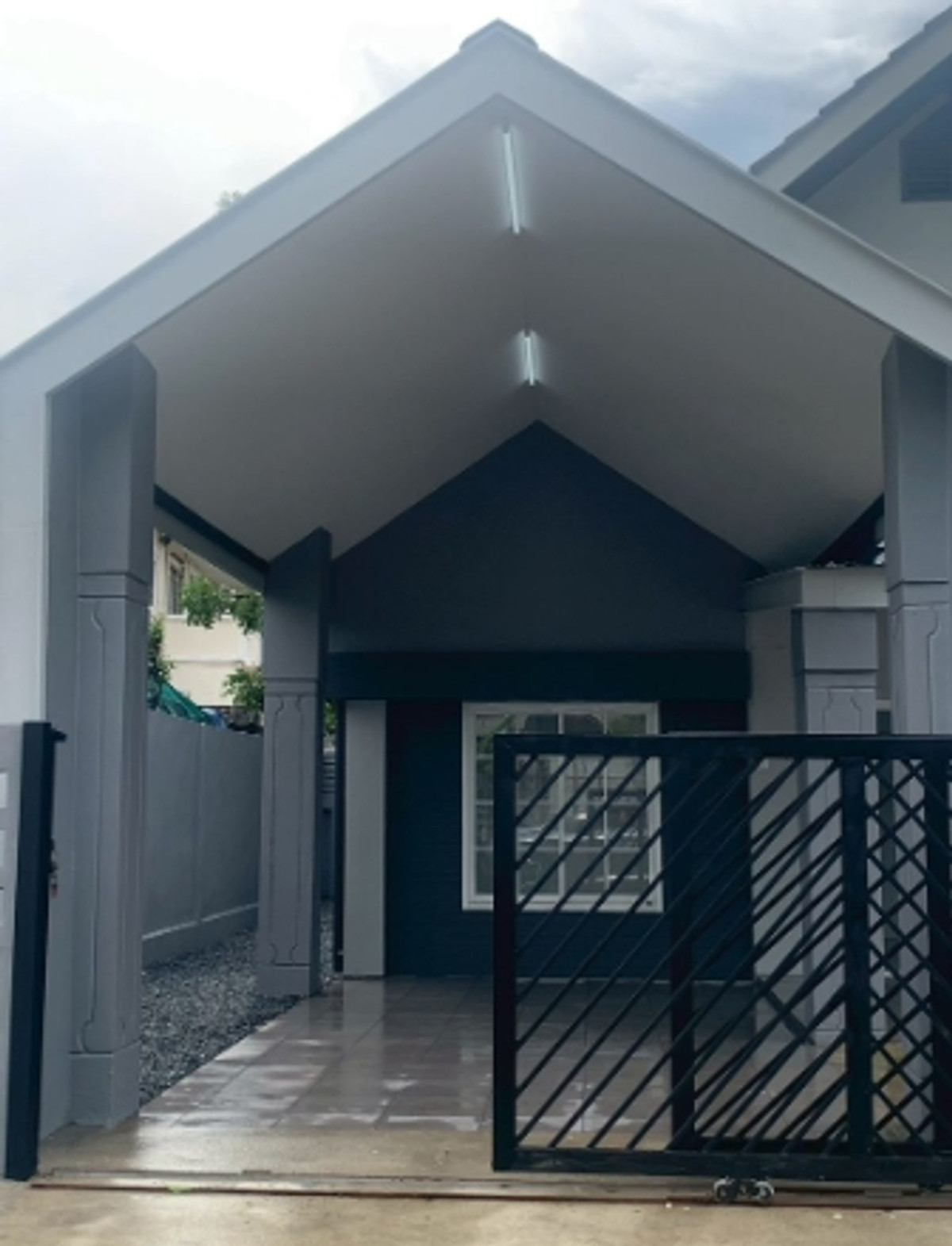 For SaleHouseNawamin, Ramindra : 2-story detached house for sale, area 49 sq m., 3 bedrooms, 2 bathrooms, Chuenkamonniwet Village, Ramintra Road 60, Ramintra Subdistrict, Khan Na Yao District, Bangkok Province.