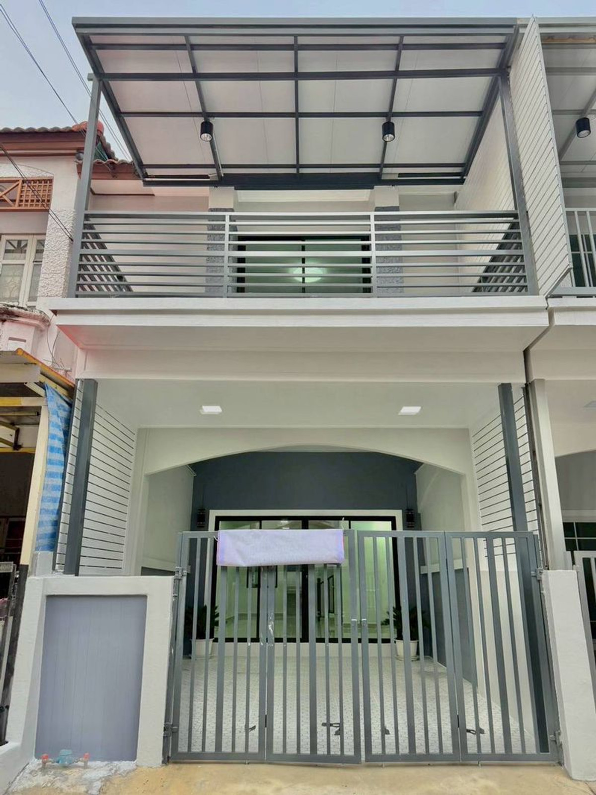 For SaleTownhomeNonthaburi, Bang Yai, Bangbuathong : 2-story townhouse for sale, Piyawararom Village, Phase 2, Soi 2/16, Ban Kluay - Sai Noi Road, area 16 square meters, 3 bedrooms, Sai Noi Subdistrict, Sai Noi District, Nonthaburi Province.