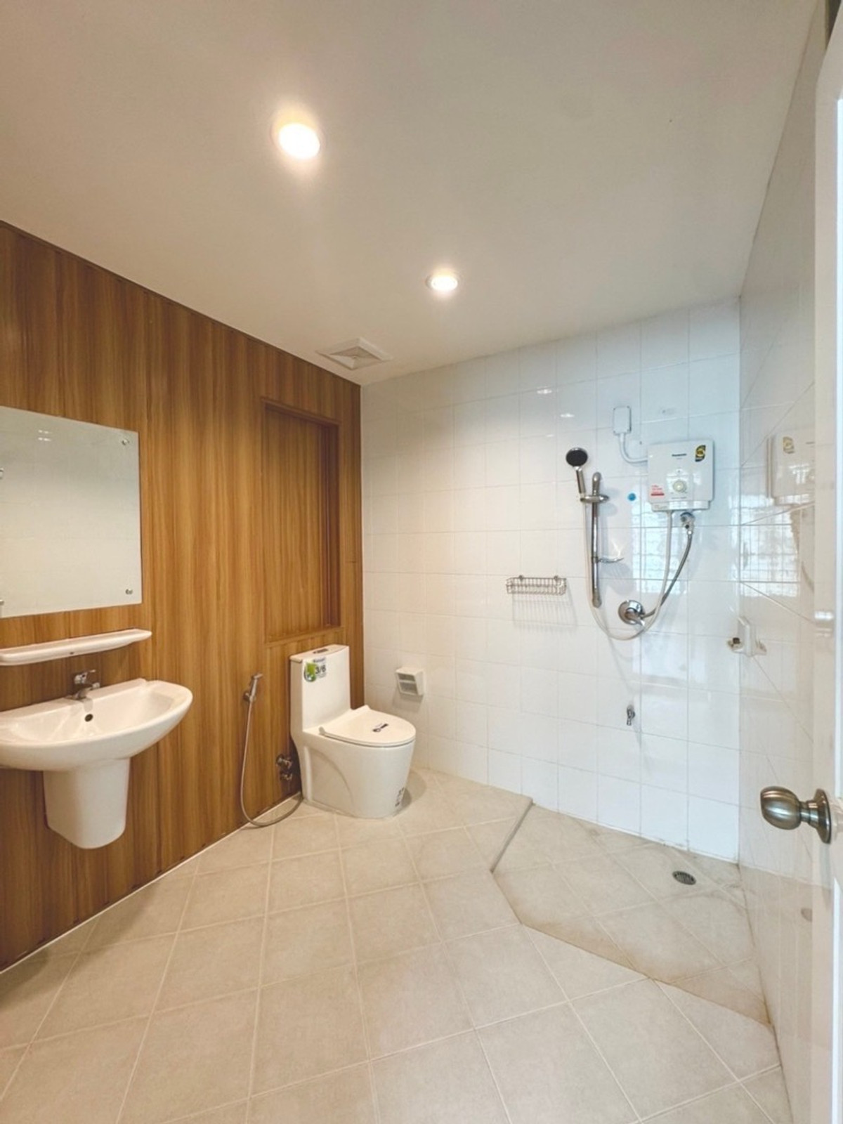 ให้เช่าโฮมออฟฟิศเลียบทางด่วนรามอินทรา : ให้เช่า โฮมออฟฟิศ ประดิษฐ์มนูธรรม ลาดพร้าว ใกล้ เลียบด่วน รามอินทรา