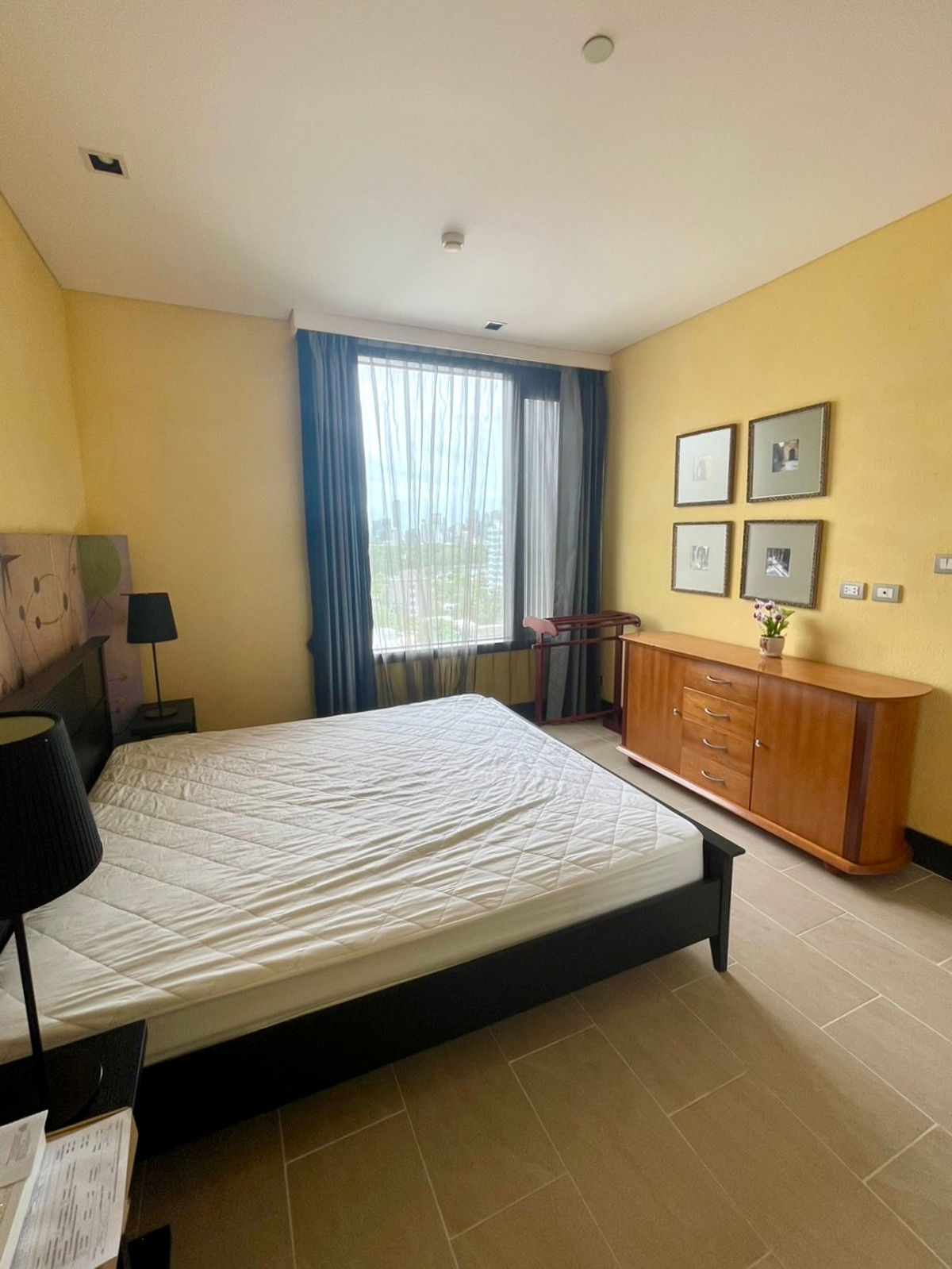 For RentCondoSukhumvit, Asoke, Thonglor : 🐱Pet-friendly📍AGUSTON Sukhumvit 22, 3 BR, 4 BA with a bathtub, separate Thai kitchen