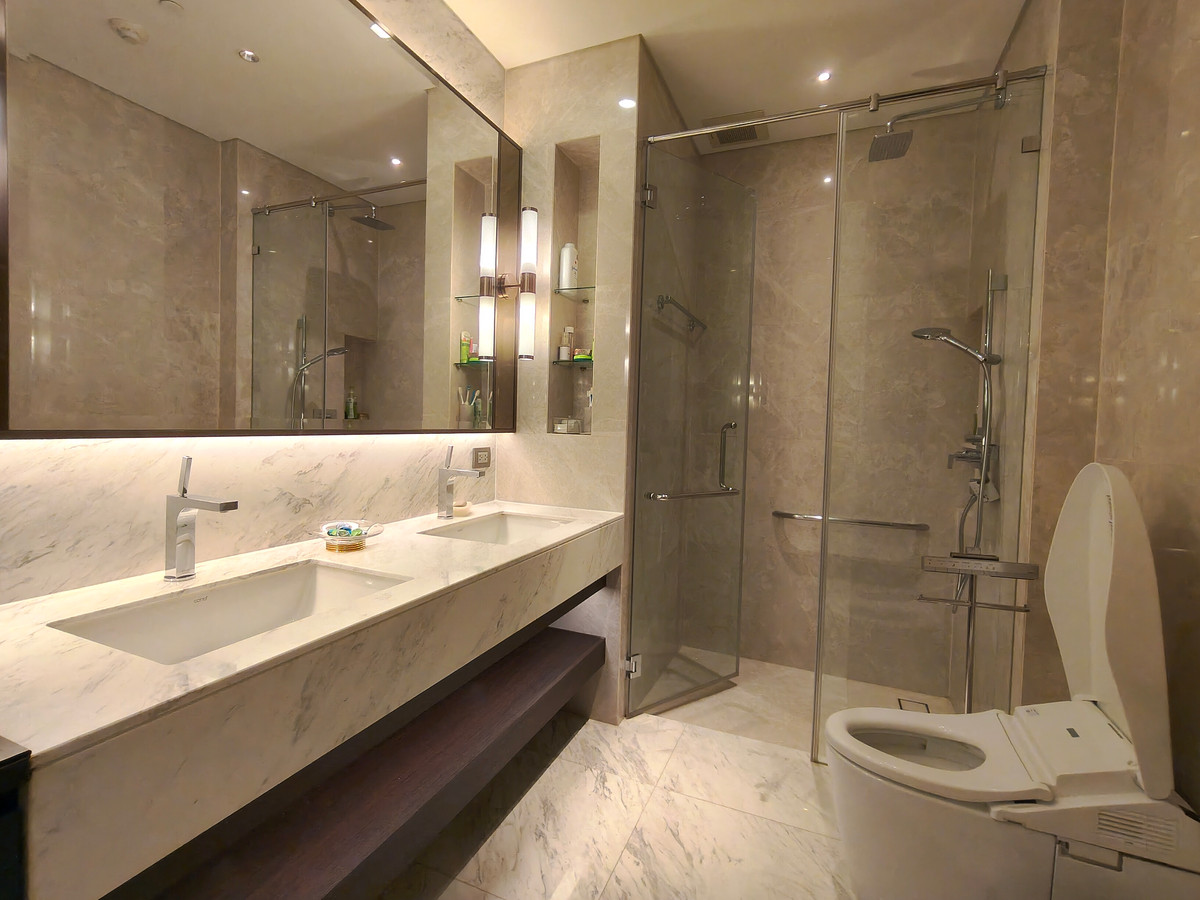 ขายคอนโดวิทยุ ชิดลม หลังสวน : Avail NOW Elegant 2 Bed Residence at Sindhorn Residence l Embassy View