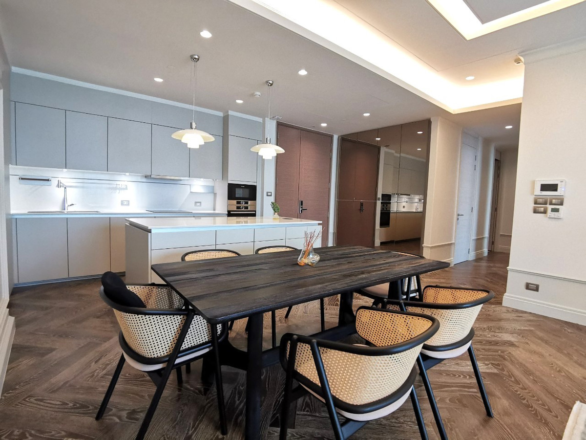 For SaleCondoWitthayu, Chidlom, Langsuan, Ploenchit : For Sale 2-Bed Unit with Stunning RBSC View at Sindhorn Kempinski