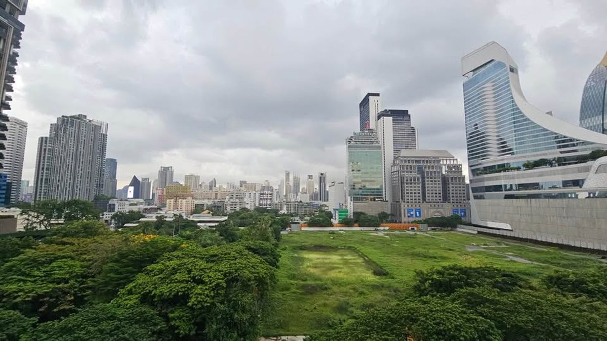 ขายคอนโดวิทยุ ชิดลม หลังสวน : Spacious 3BR for SALE at Somkid Gardens - Prime Chidlom Location