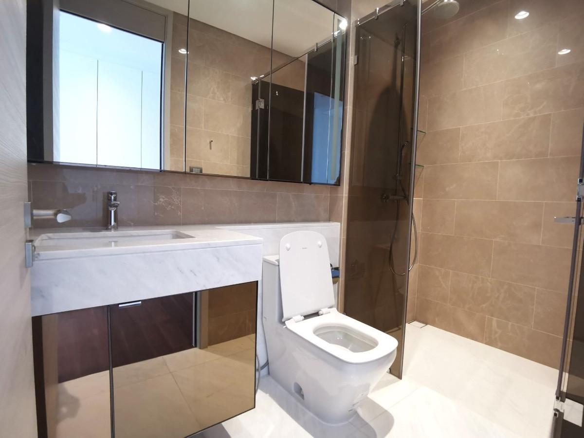 For SaleCondoWitthayu, Chidlom, Langsuan, Ploenchit : For Sale 2-Bed Unit with Stunning RBSC View at Sindhorn Kempinski