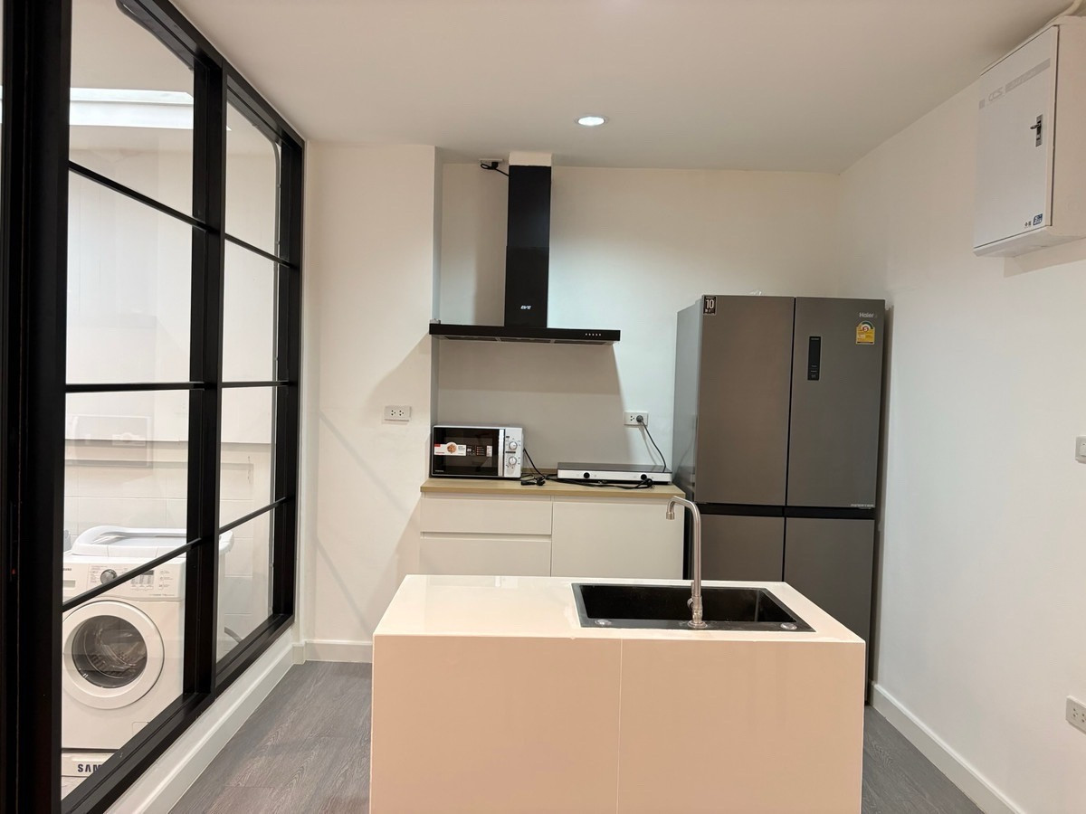 ให้เช่าโฮมออฟฟิศเลียบทางด่วนรามอินทรา : ให้เช่า โฮมออฟฟิศ ประดิษฐ์มนูธรรม ลาดพร้าว ใกล้ เลียบด่วน รามอินทรา