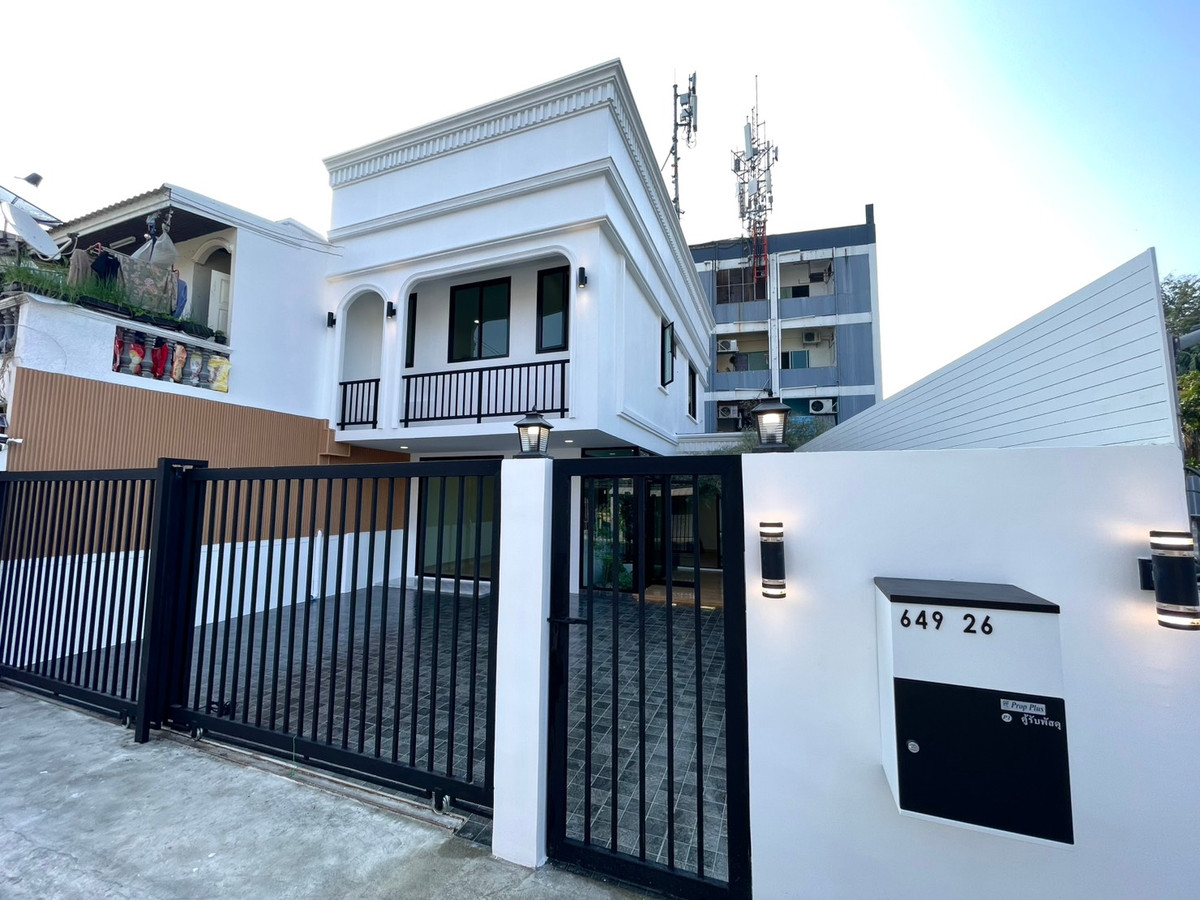 For SaleTownhomeChokchai 4, Ladprao 71, Ladprao 48, : S1022 Townhome for sale, Ladprao 93, connecting to Ladprao 101 Soi 19 🔥 Includes furniture + appliances, ready to move in (entire house) 🔥 Only 5.99 M. Special offer: Free transfer fees!!!