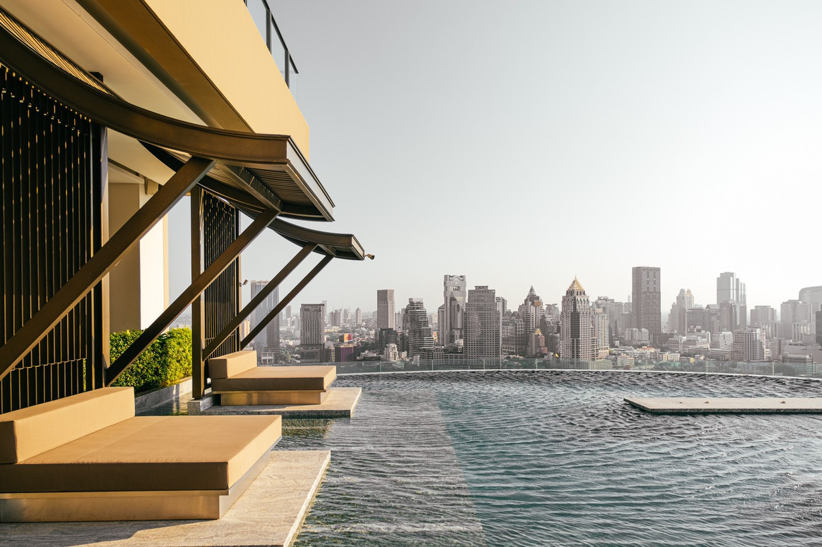 ขายคอนโดวิทยุ ชิดลม หลังสวน : For Sale Largest 2 Bedroom Corner Unit at Sindhorn Kempinski