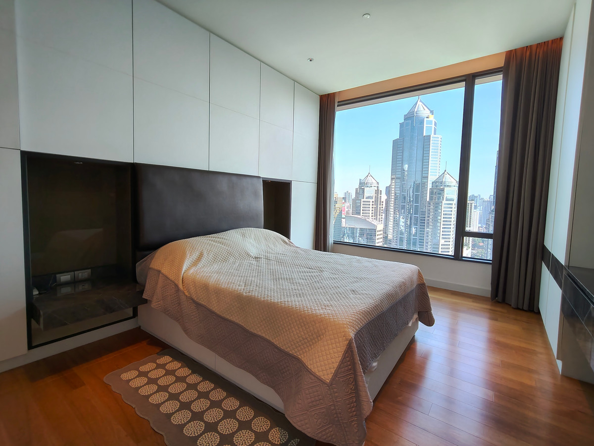 ขายคอนโดวิทยุ ชิดลม หลังสวน : Avail NOW Elegant 2 Bed Residence at Sindhorn Residence l Embassy View