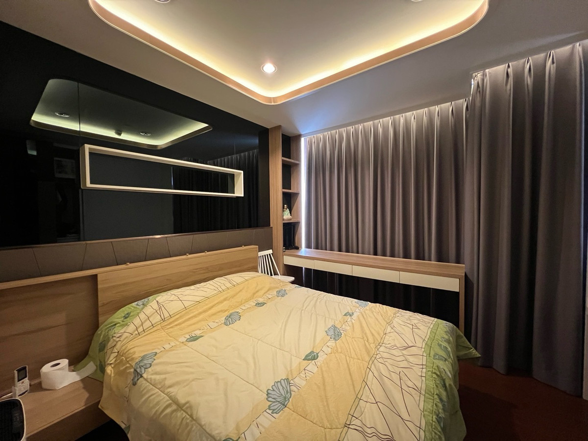 ให้เช่าคอนโดสีลม ศาลาแดง บางรัก : ให้เช่า 3 ห้องนอน 3 น้ำ ขนาด 150ตรม ราคา 120,000 บาท สนใจนัดชม 0808144488