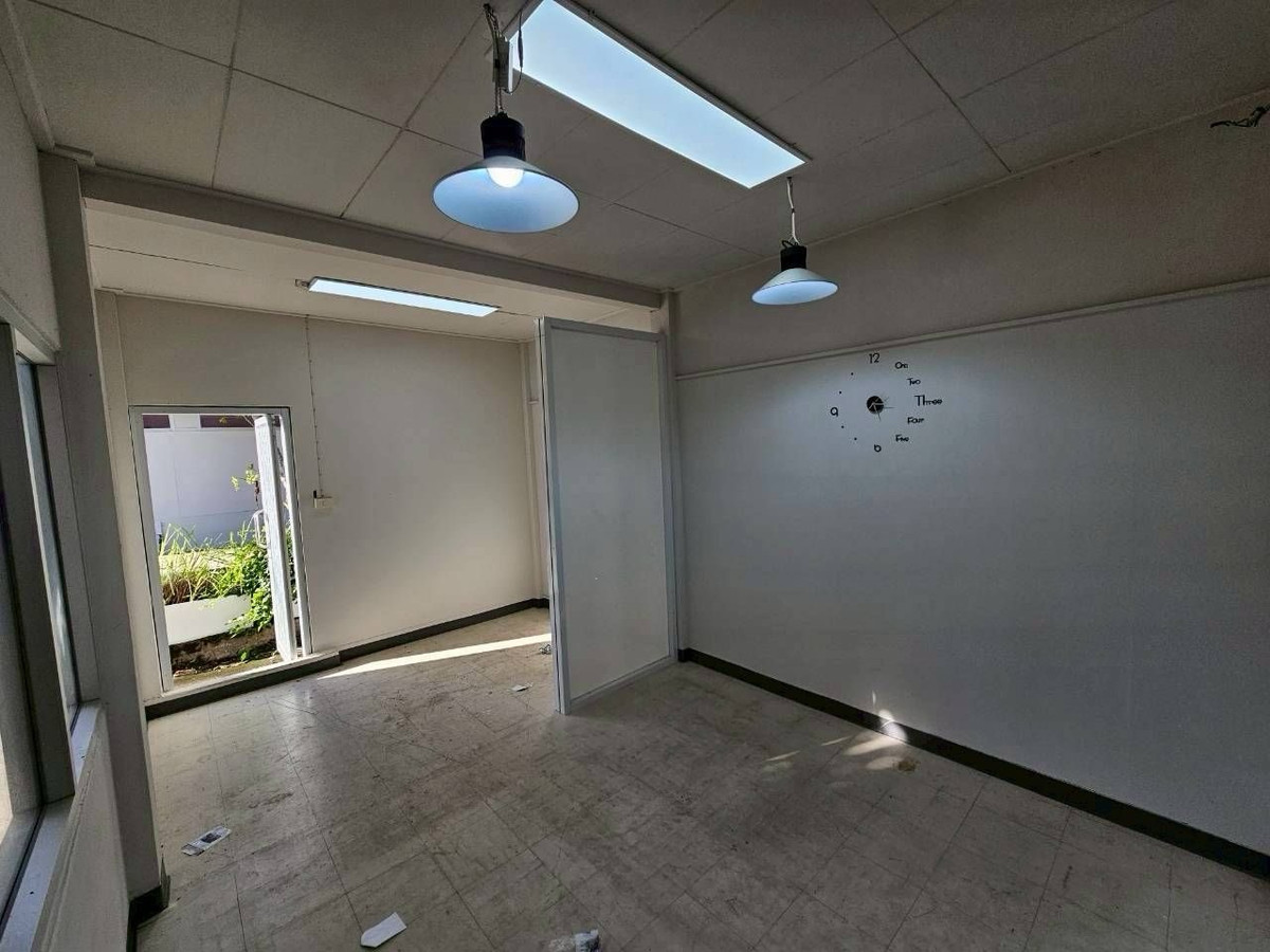 ให้เช่าบ้านลาดพร้าว เซ็นทรัลลาดพร้าว : บ้านสวนให้เช่า ลาดพร้าว เหมาะทำธุรกิจ โฮมออฟฟิศ สตูดิโอ ใกล้ MRT ลาดพร้าว และ BTS แยกลาดพร้าว