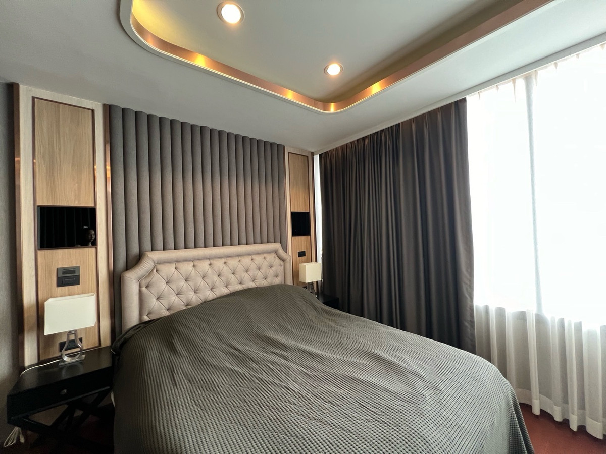 ให้เช่าคอนโดสีลม ศาลาแดง บางรัก : ให้เช่า 3 ห้องนอน 3 น้ำ ขนาด 150ตรม ราคา 120,000 บาท สนใจนัดชม 0808144488