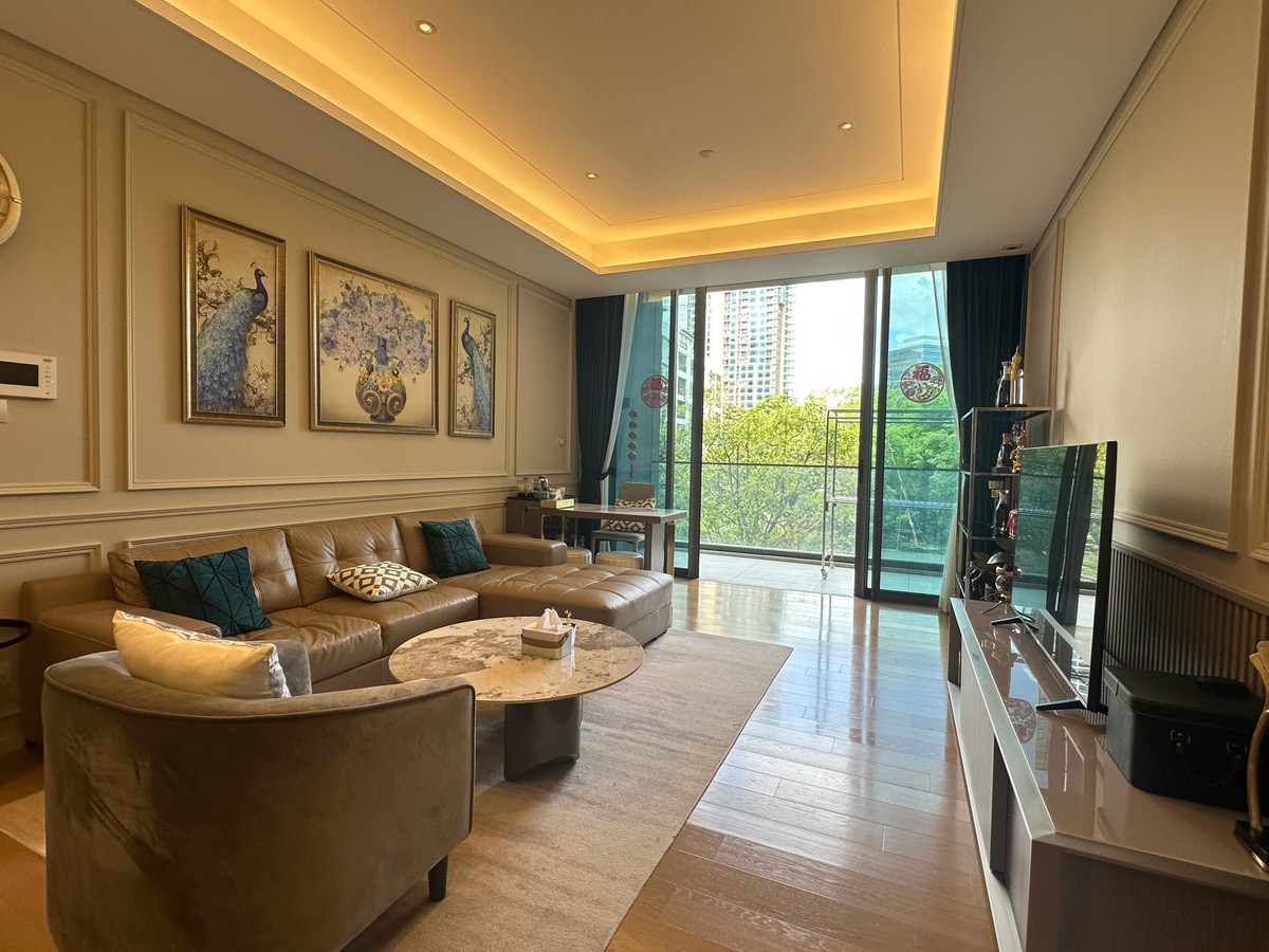 ขายคอนโดวิทยุ ชิดลม หลังสวน : Private Luxury Condo with Spacious 2 bedroom unit at Baan Sindhorn