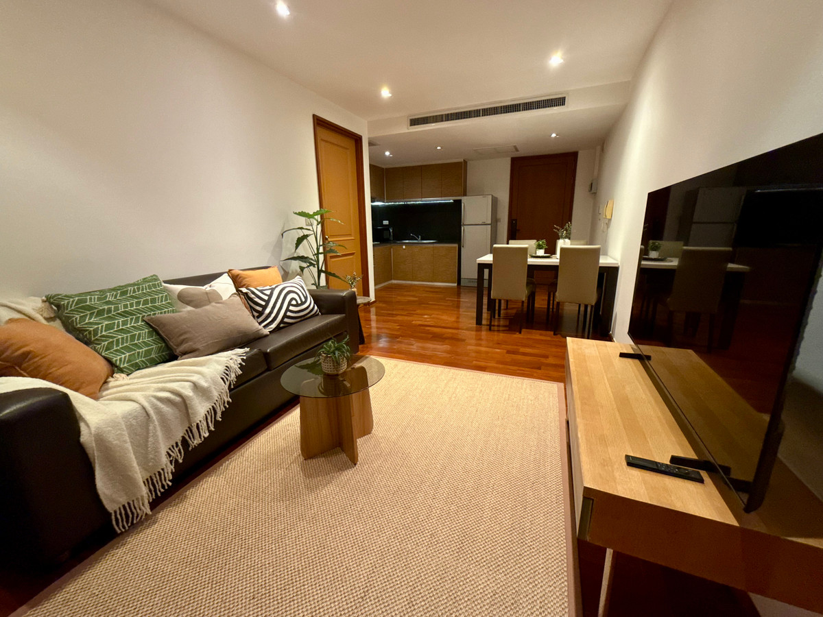 ขายคอนโดวิทยุ ชิดลม หลังสวน : Modern 1 Bedroom Condo for SALE at Noble 09 Ruamrudee, Prime Sukhumvit