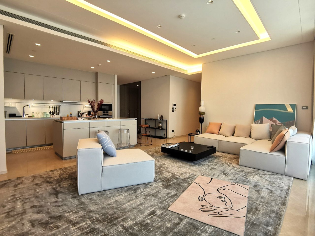 ขายคอนโดวิทยุ ชิดลม หลังสวน : For Sale Largest 2 Bedroom Corner Unit at Sindhorn Kempinski