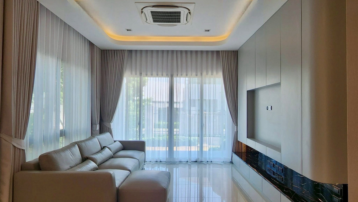 ให้เช่าบ้านเสรีไทย-นิด้า : ให้เช่า บ้านเดี่ยว Bangkok Boulevard Signature ลาดพร้าว–เสรีไทย บ้านหรูตกแต่งครบ 4 ห้องนอน ใกล้รถไฟฟ้าสายสีเหลือง บางกะปิ