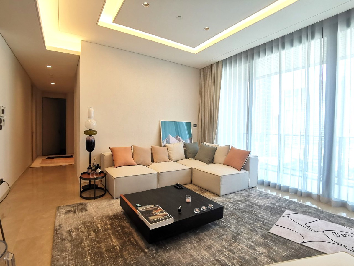 ขายคอนโดวิทยุ ชิดลม หลังสวน : For Sale Largest 2 Bedroom Corner Unit at Sindhorn Kempinski