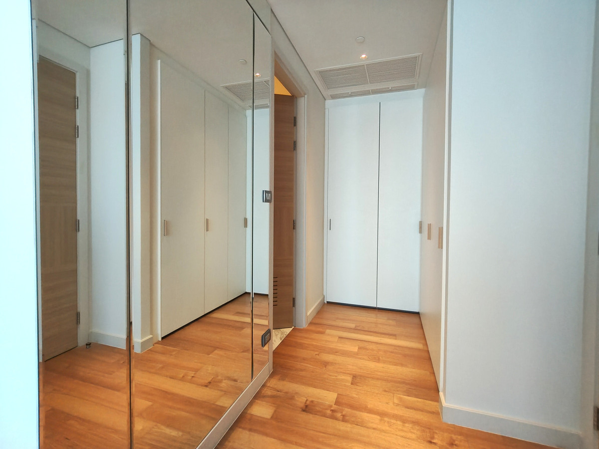 ขายคอนโดวิทยุ ชิดลม หลังสวน : Avail NOW Elegant 2 Bed Residence at Sindhorn Residence l Embassy View